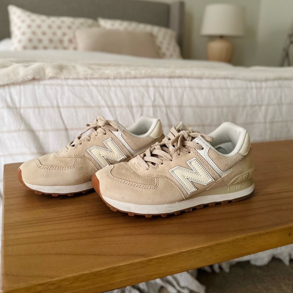 👟 NEW BALANCE 👟 Women’s 574 Classic Sneaker size 7.5